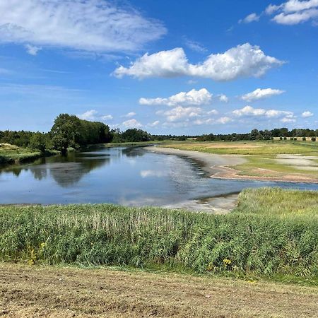 Oosterschelde Lodge Met Veel Privacy En Dicht Bij Het Water Scherpenisse ภายนอก รูปภาพ