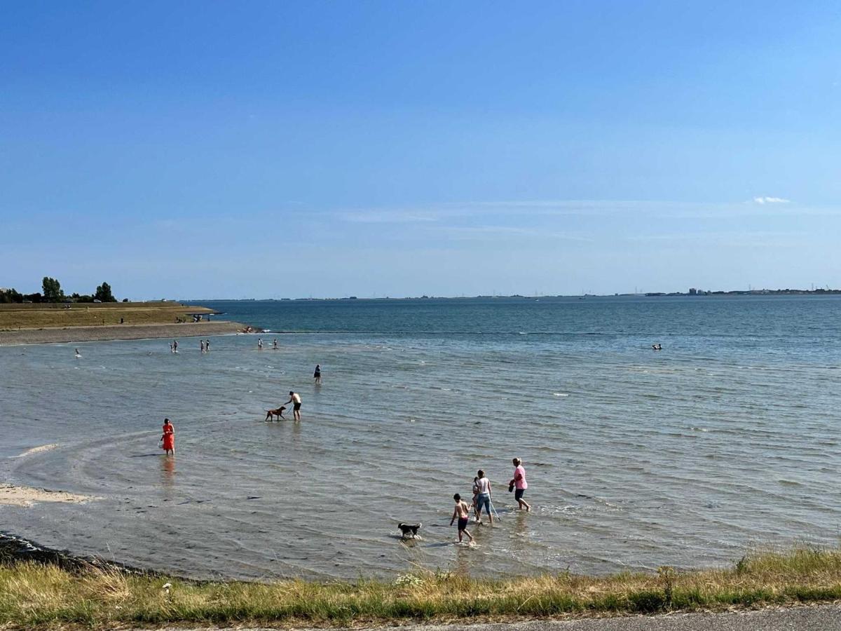 Oosterschelde Lodge Met Veel Privacy En Dicht Bij Het Water Scherpenisse ภายนอก รูปภาพ