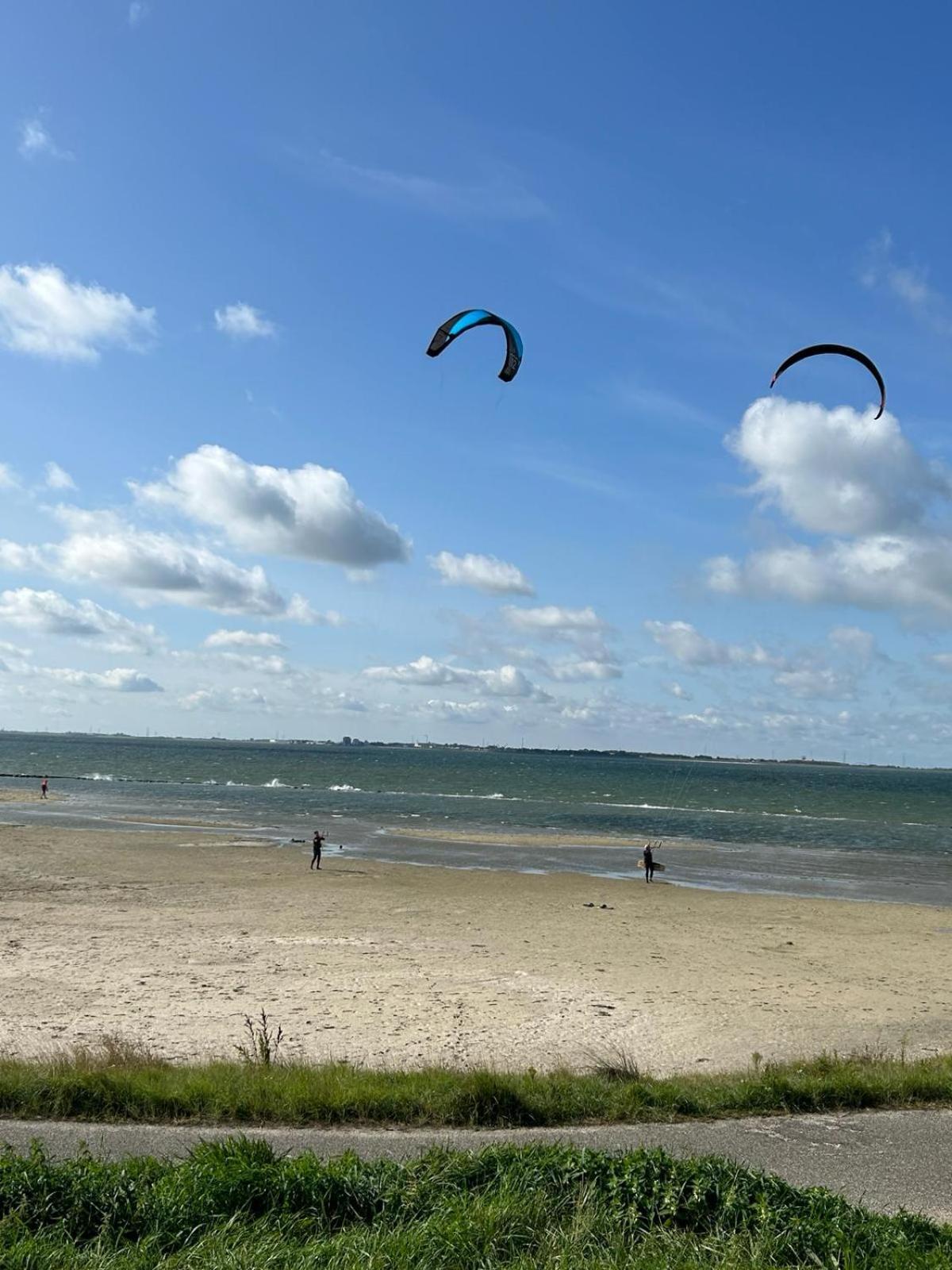 Oosterschelde Lodge Met Veel Privacy En Dicht Bij Het Water Scherpenisse ภายนอก รูปภาพ