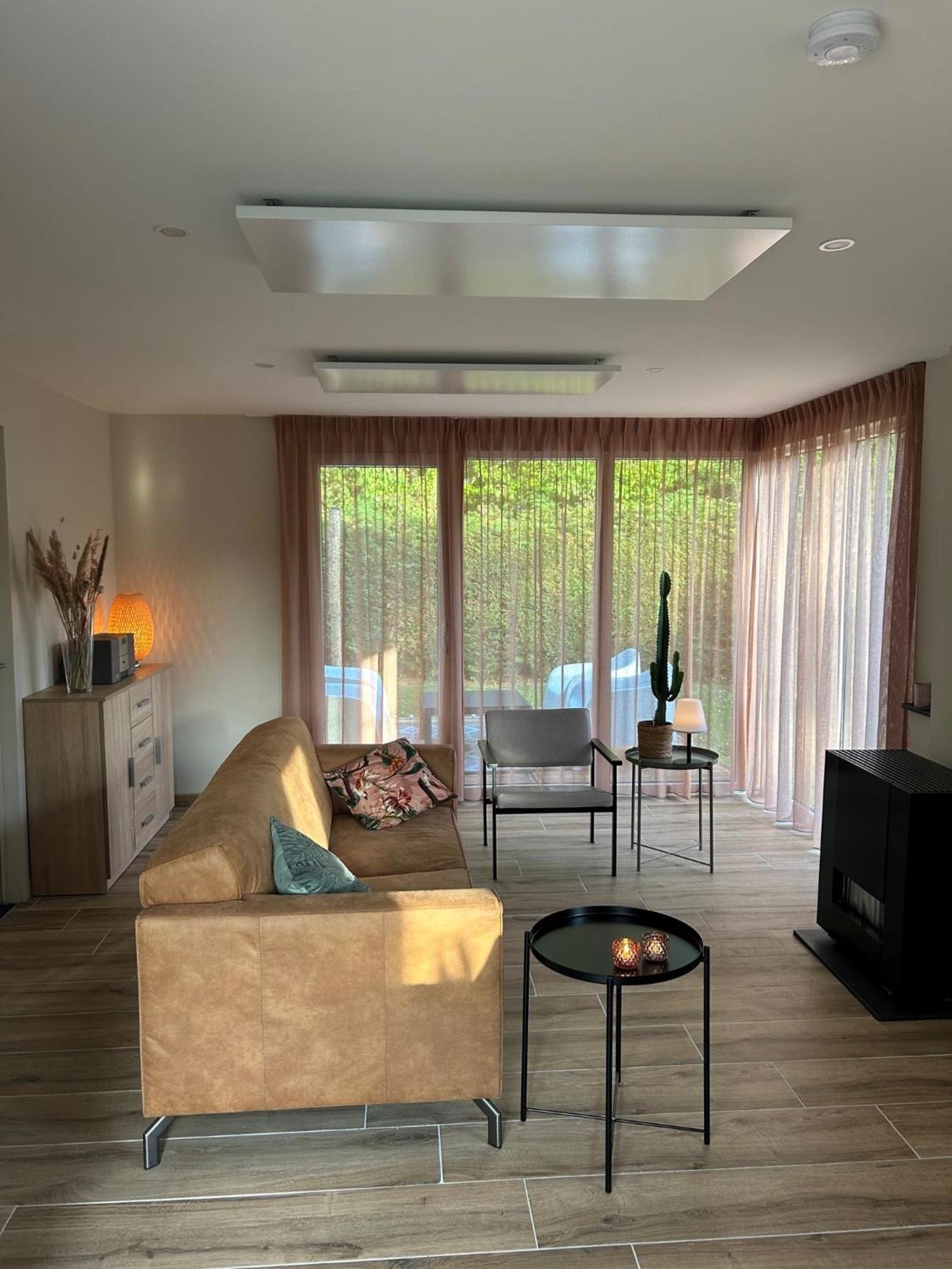 Oosterschelde Lodge Met Veel Privacy En Dicht Bij Het Water Scherpenisse ภายนอก รูปภาพ