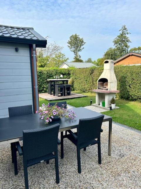 Oosterschelde Lodge Met Veel Privacy En Dicht Bij Het Water Scherpenisse ภายนอก รูปภาพ